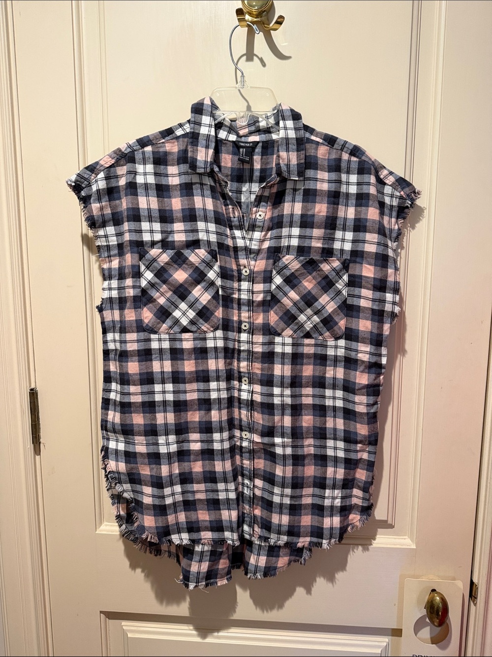 Forever 21 Pink, Navy & White Plaid Sleeveless Button-Up